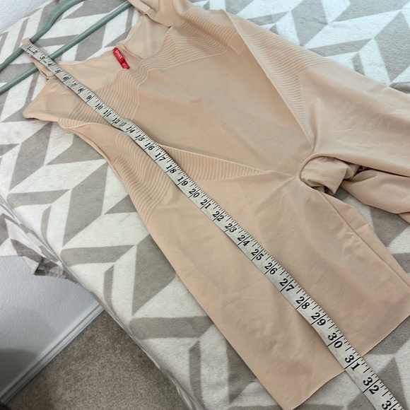 SPANX Women's Thinstincts 2.0 Open-Bust Mid-Thigh Bodysuit size XL - Picture 9 of 10